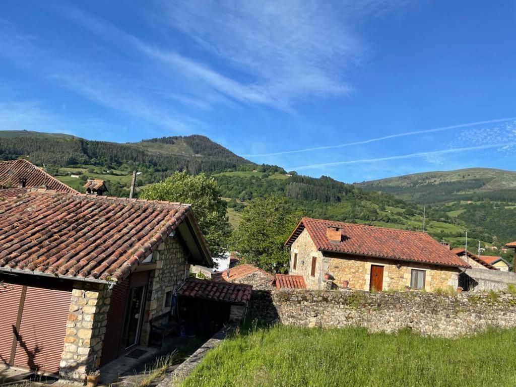 Apartamentos Rurales La Casa Vieja De Alceda 外观 照片